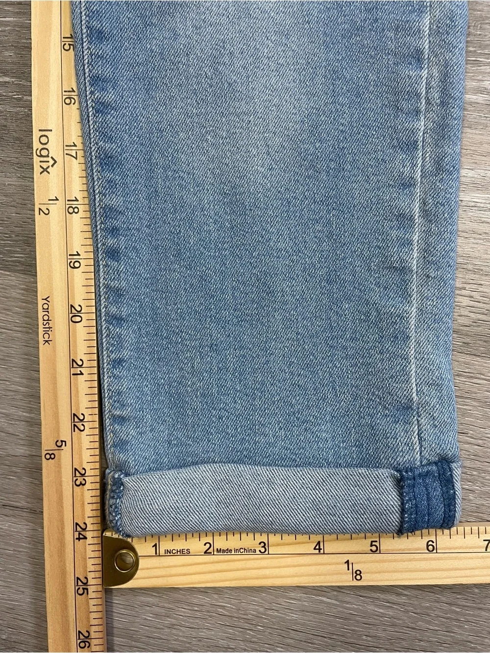 Levi’s Signature Boyfriend Light Wash Stretch Jeans Size 10 (W30) Cuffed 24”